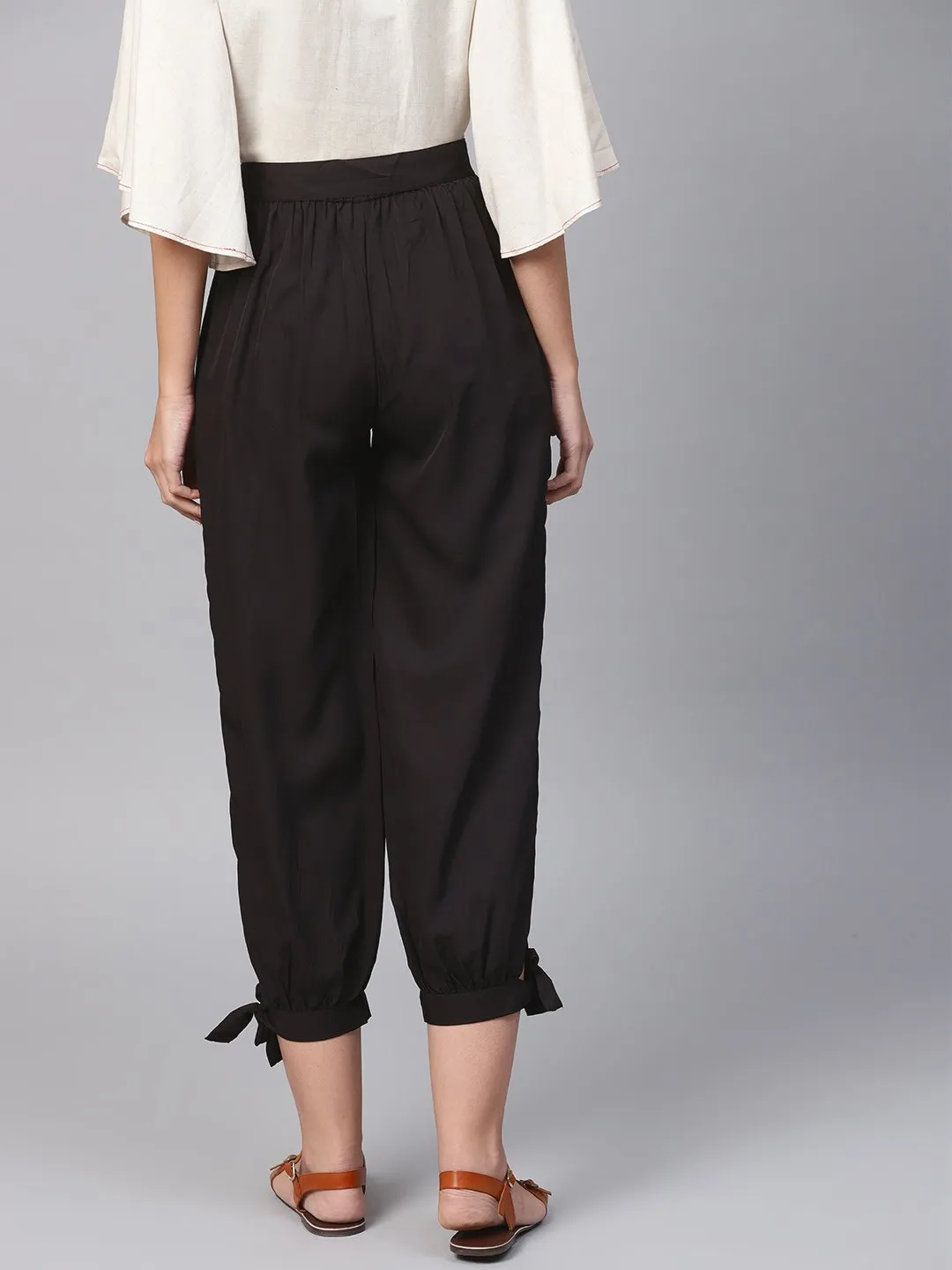 Solid Black Knot Style Capri Pant