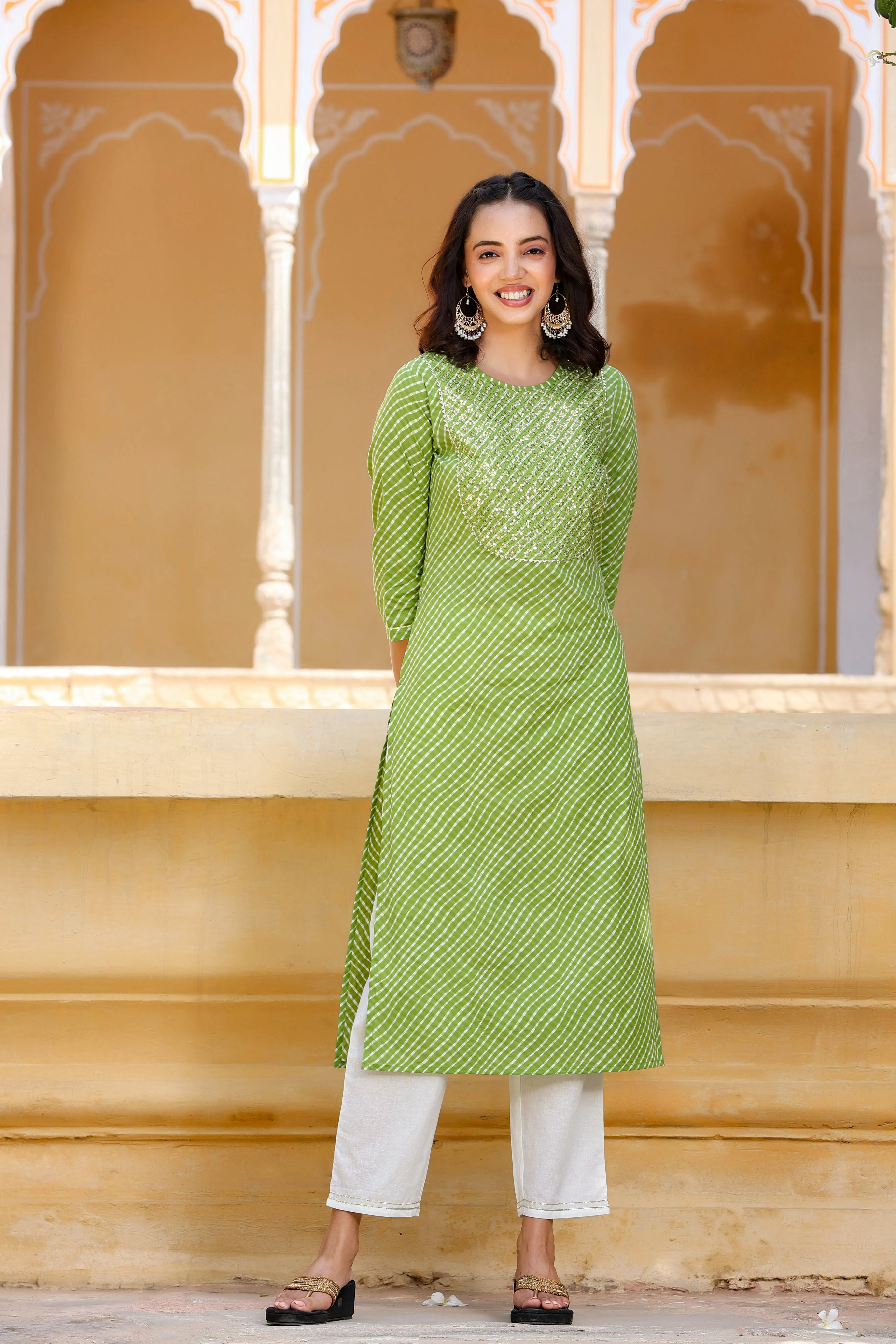 Women Green Lehariya Kurta Set