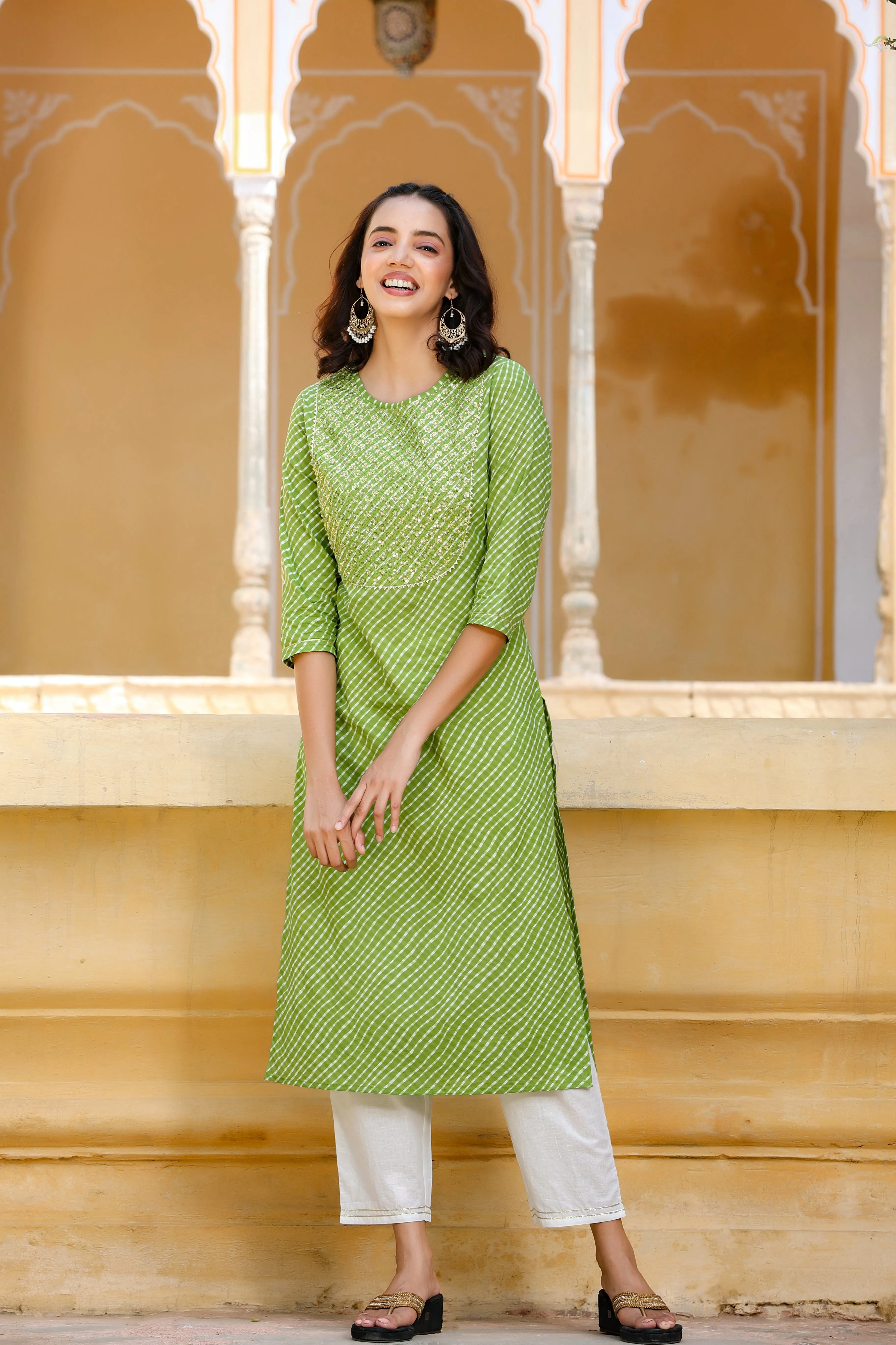 Women Green Lehariya Kurta Set