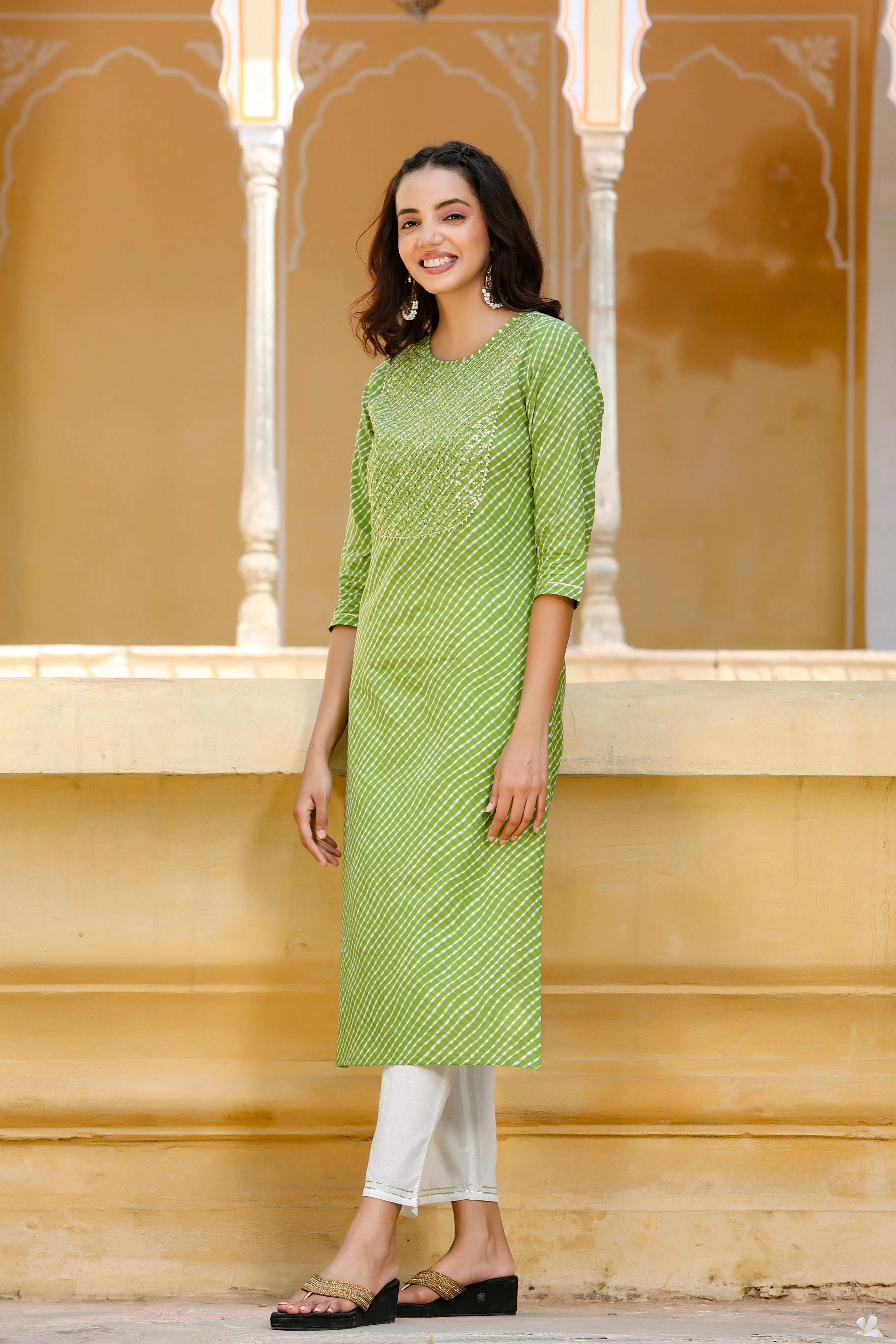 Women Green Lehariya Kurta Set