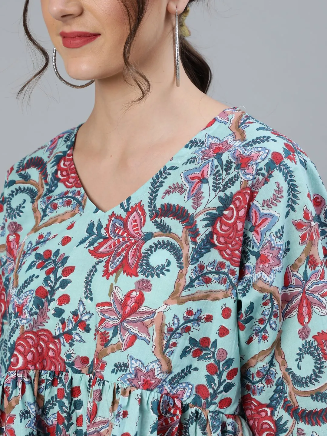 Women Green Printed Top With V Neck & Three Quarter Sleeves