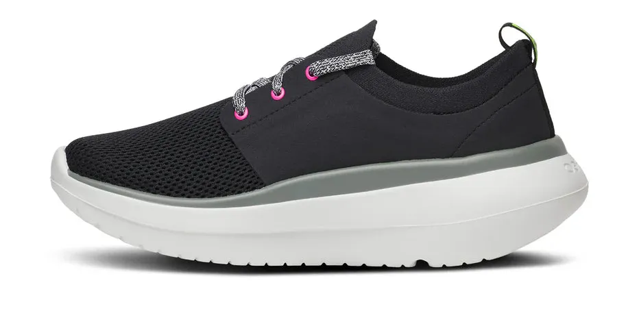 Women's OOfos OOmy Stride Color: White / Black